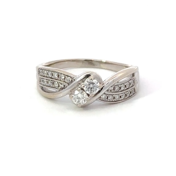 Estate Lady's Diamond 14k White Gold Ring Estate 070740