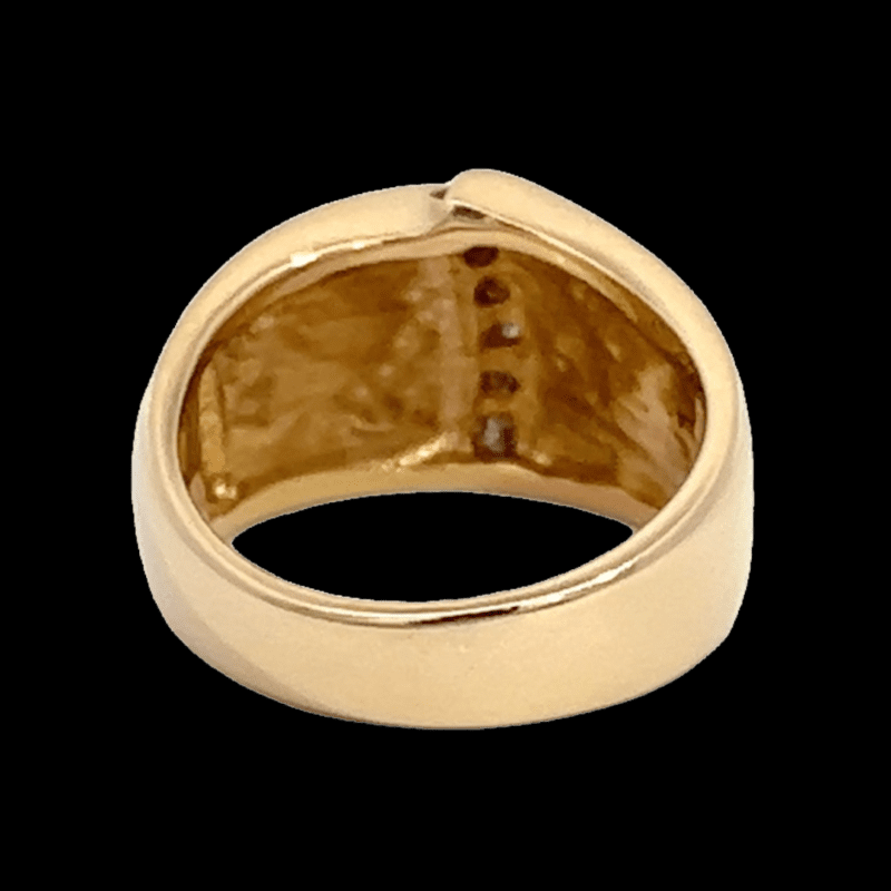 Gold quartz ring