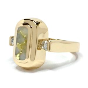 Gold Quartz Oval Ring Inlaid Round Diamonds