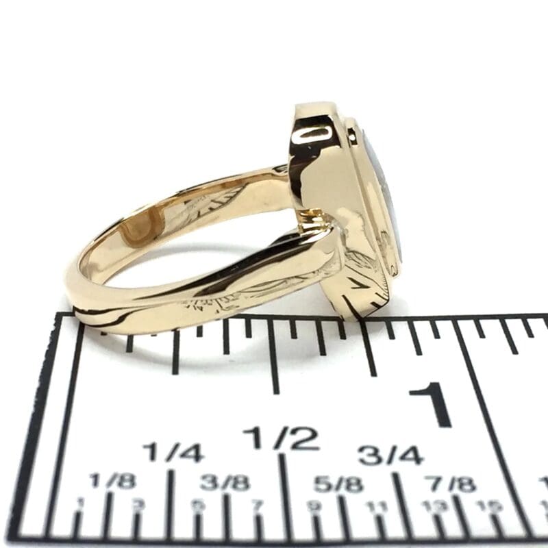 Gold Quartz Oval Ring Inlaid Round Diamonds