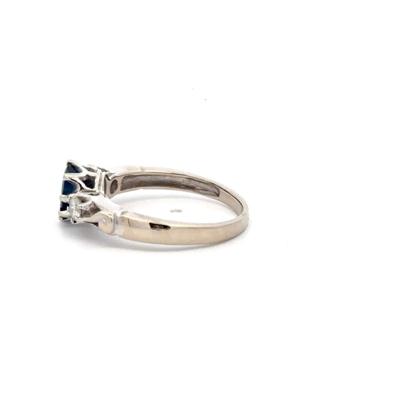 Estate Ladies Blue Sapphire & Diamond Ring - Image 3