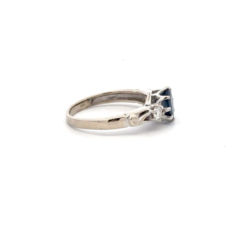 Estate Ladies Blue Sapphire & Diamond Ring - Image 2