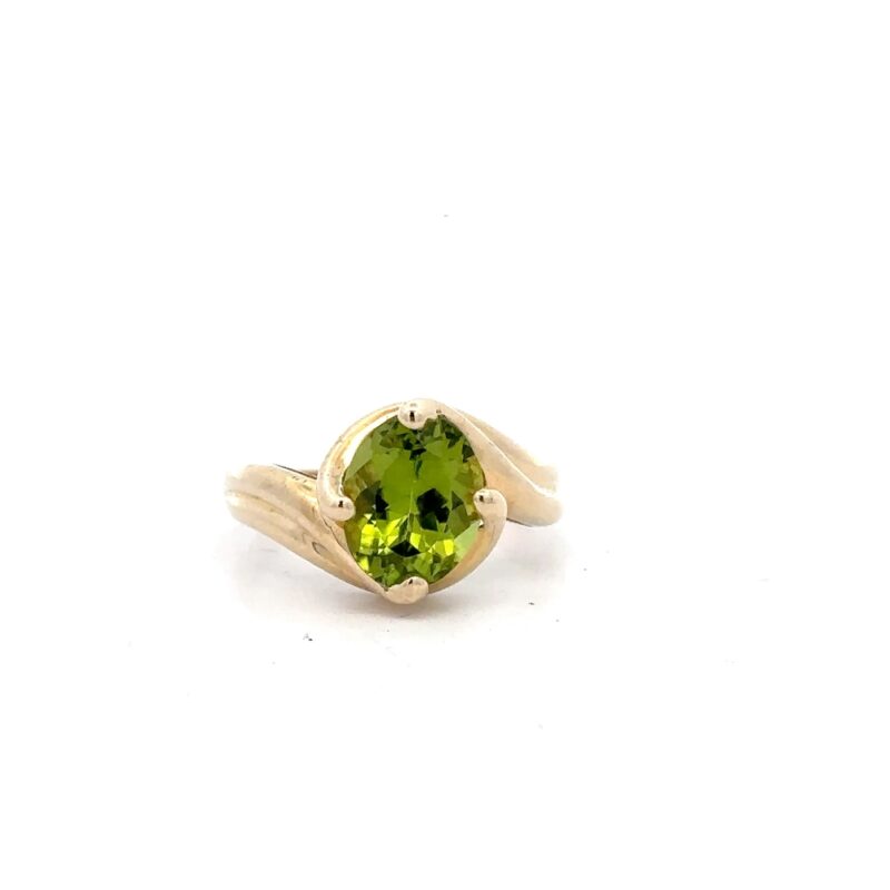 Estate Ladies Peridot Ring