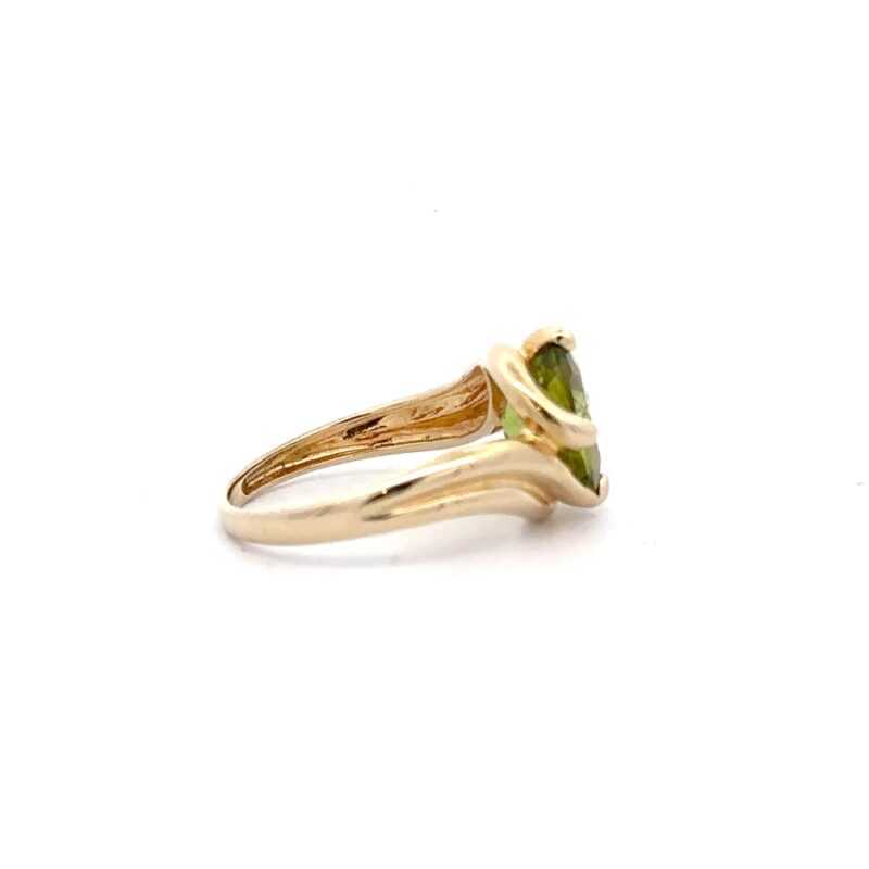 Estate Ladies Peridot Ring - Image 3