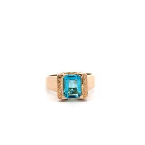 Estate Ladies Blue Topaz Ring