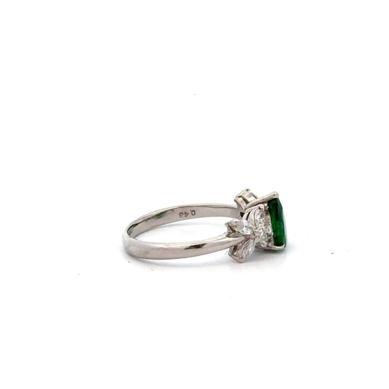 Estate Lady's Emerald & Diamond Ring in Platinum - Image 3