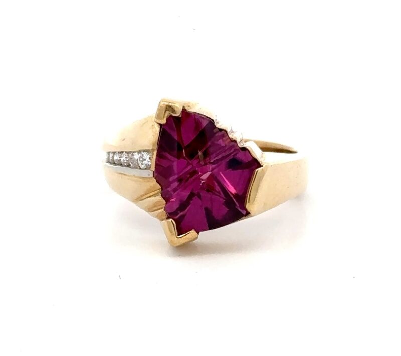 Estate Garnet & Gold Ring