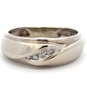 Estate White Gold & Diamond Ring