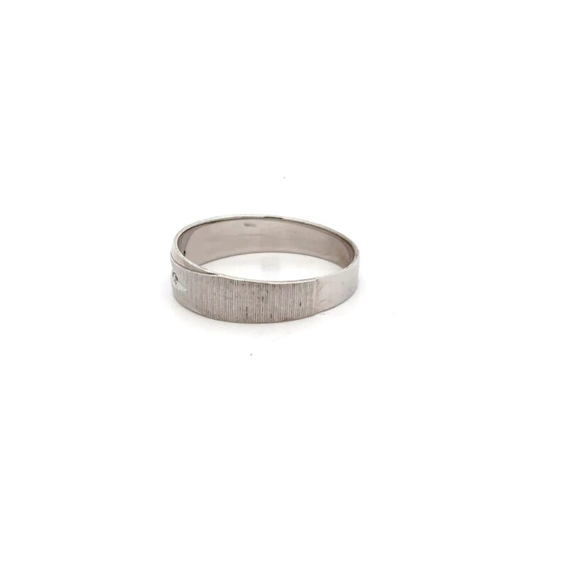 Estate White Gold & Diamond Ring - Image 2