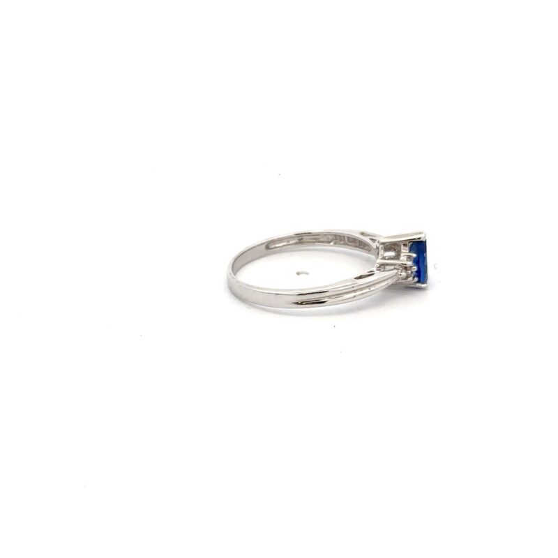 Estate Ladies Blue Sapphire Ring - Image 4